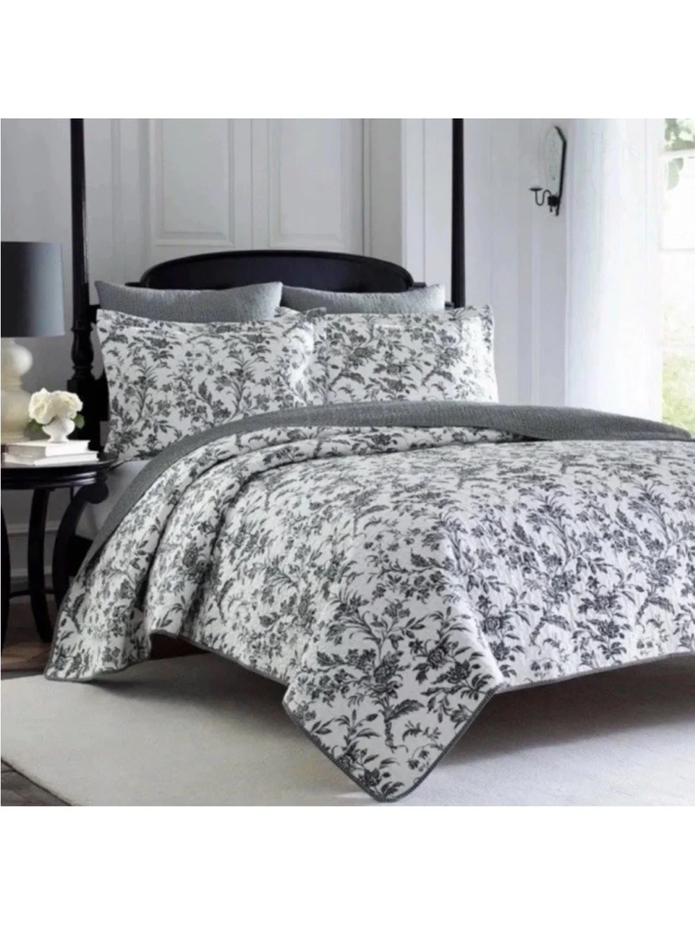 Laura Ashley Full/Queen Amberley Black & White Floral 3pc Reversible Quilt Set
